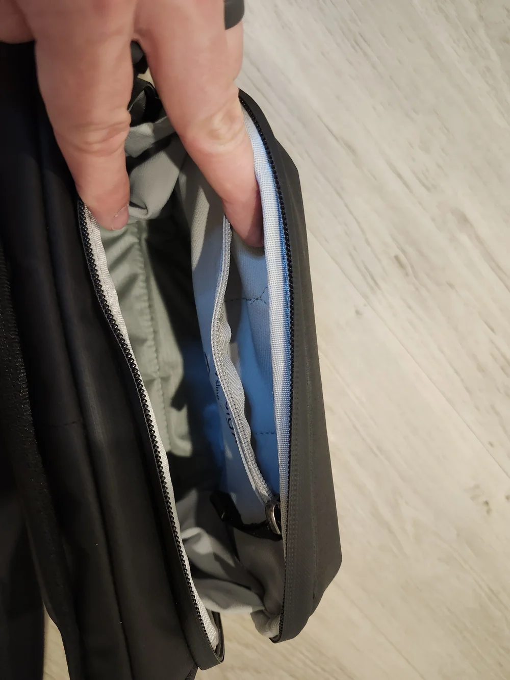 Peak Design Crossbody- Black - Minimal Men's Everyday Bag